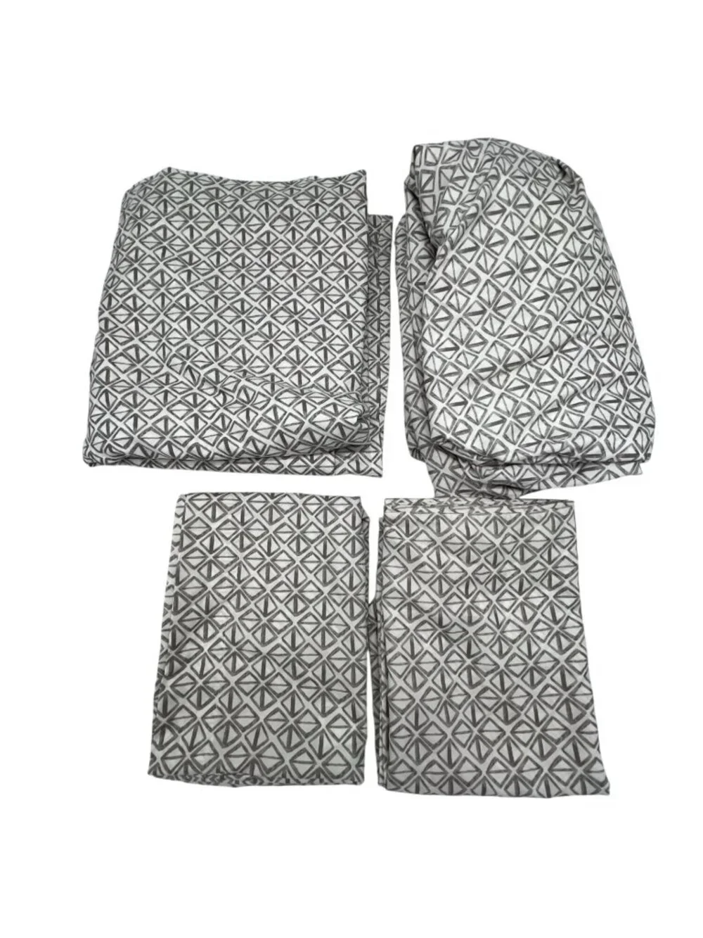 Home Expressions Geometric Triangle Print Polyester Sheet Set Bedding Set of 4